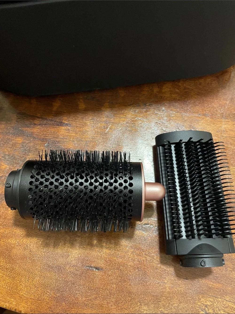 Dyson Airwrap i.d. Straight+wavy. Color copper and black.